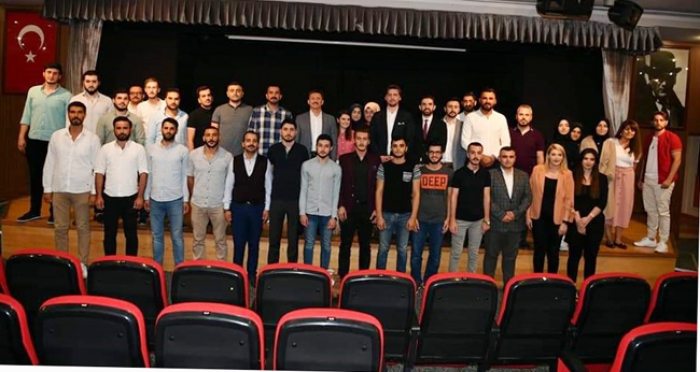 Bahçelievler Gençlik Meclisi Başkanlığı'na Furkan Şentürk seçildi